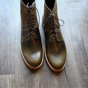 Taft Brown Chukka Boots with Lace-Up Design